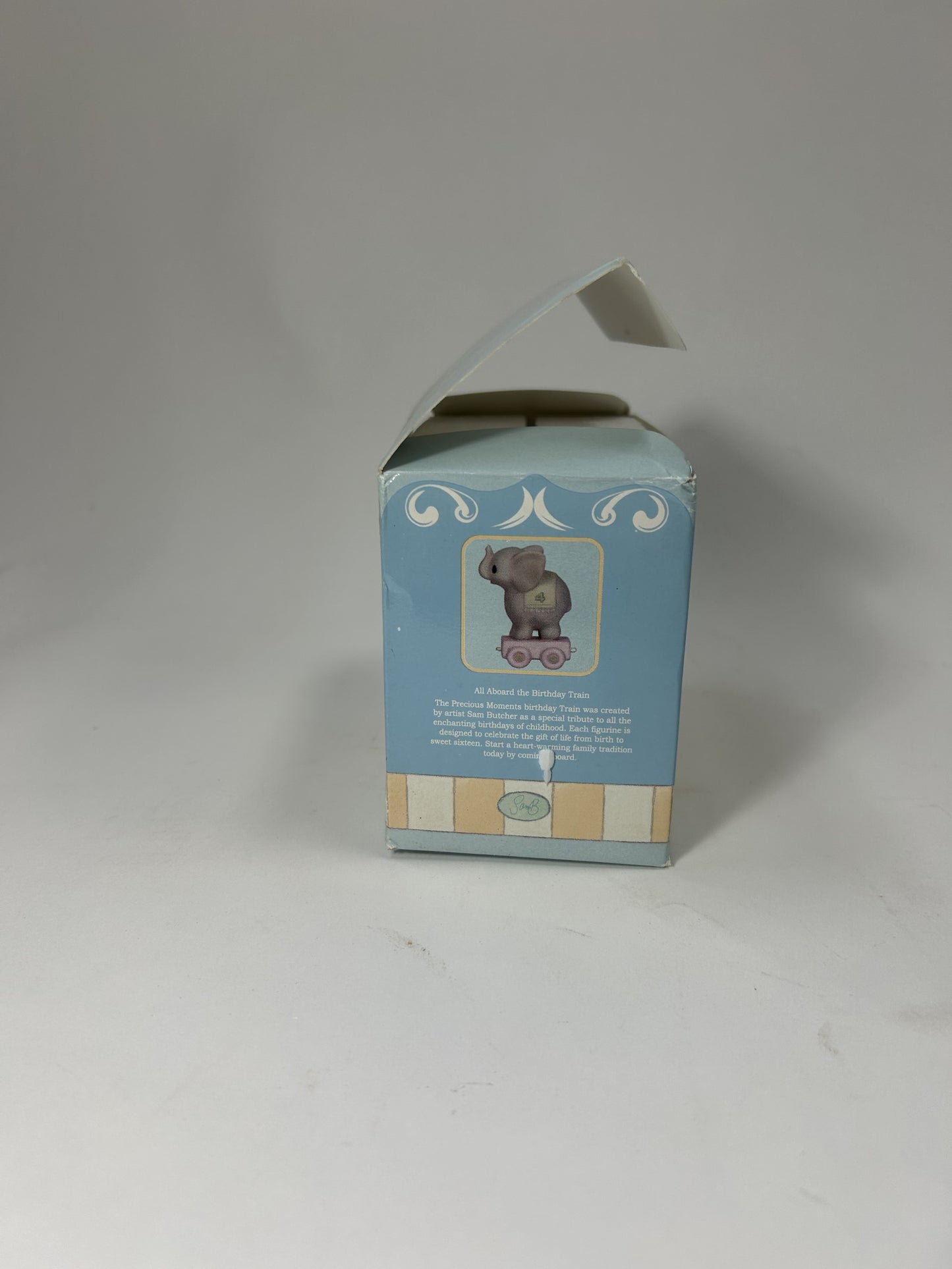 BOX DAMAGE - 04 May Your Birthday Be Gigantic - Age 4 Elephant - Country N More Gifts