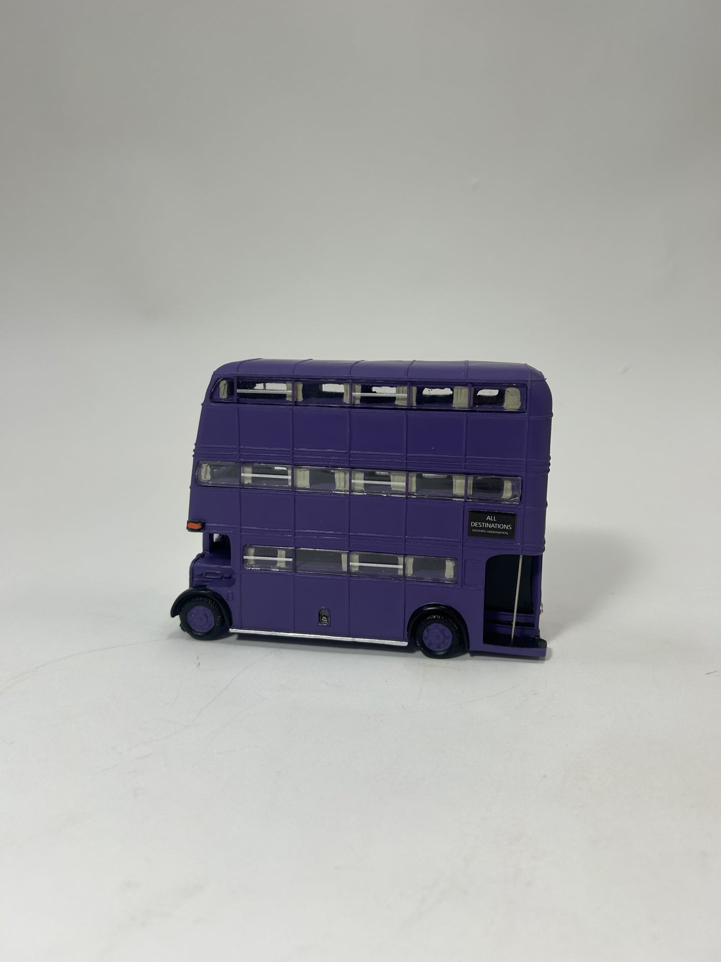 DAMAGED - Knight Bus - Country N More Gifts