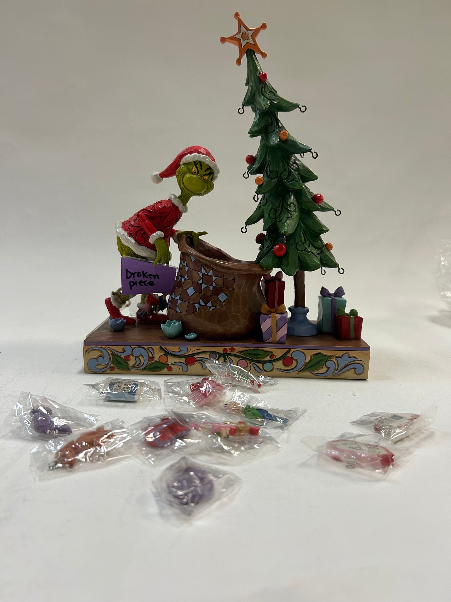 DAMAGED - Grinch Countdown Calendar - Country N More Gifts