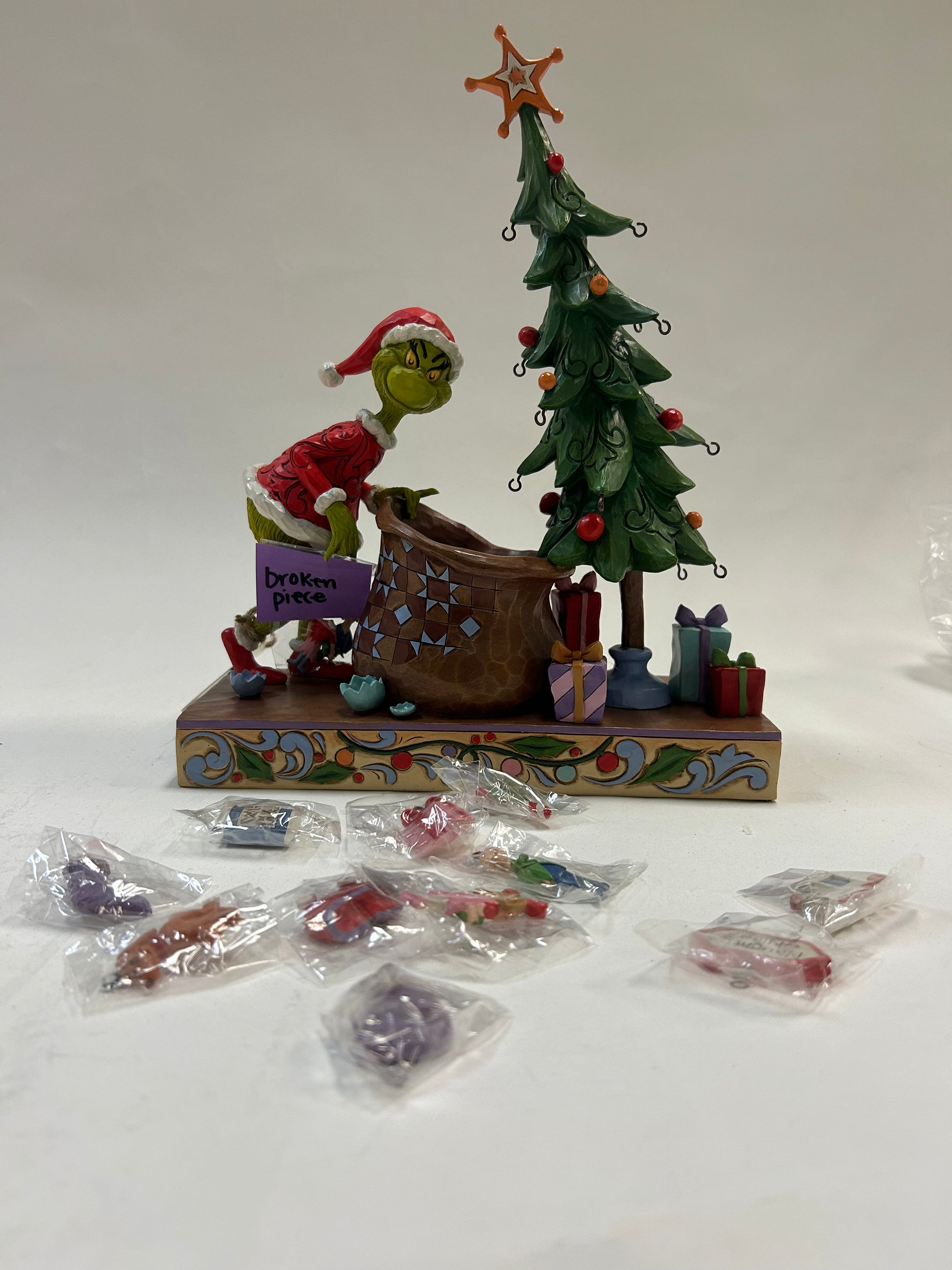 DAMAGED - Grinch Countdown Calendar - Country N More Gifts
