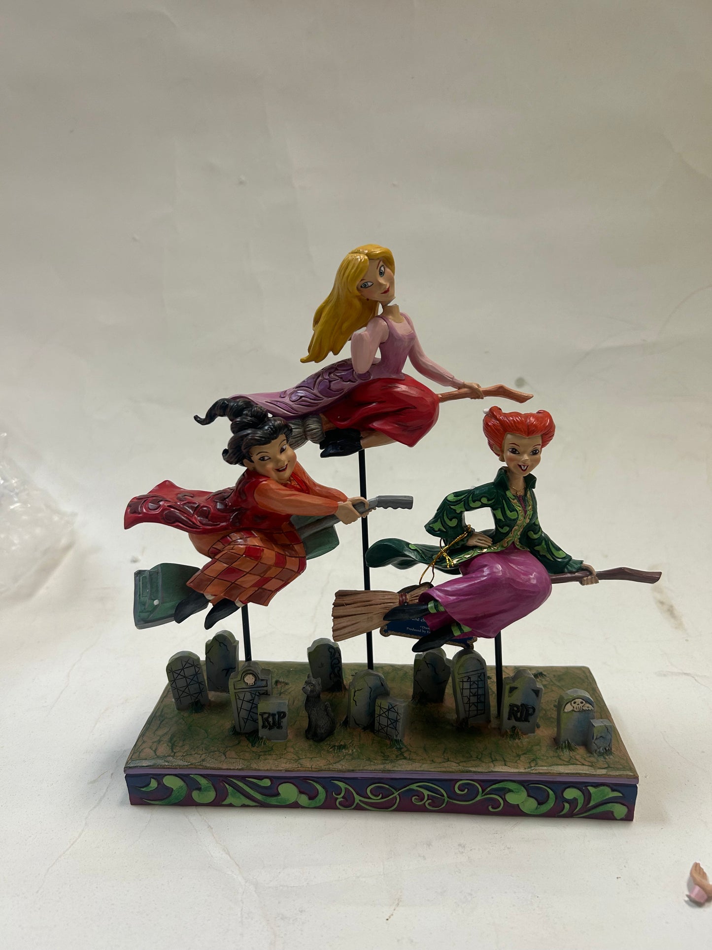DAMAGED - Come We Fly - Sanderson Sisters Flying - Country N More Gifts