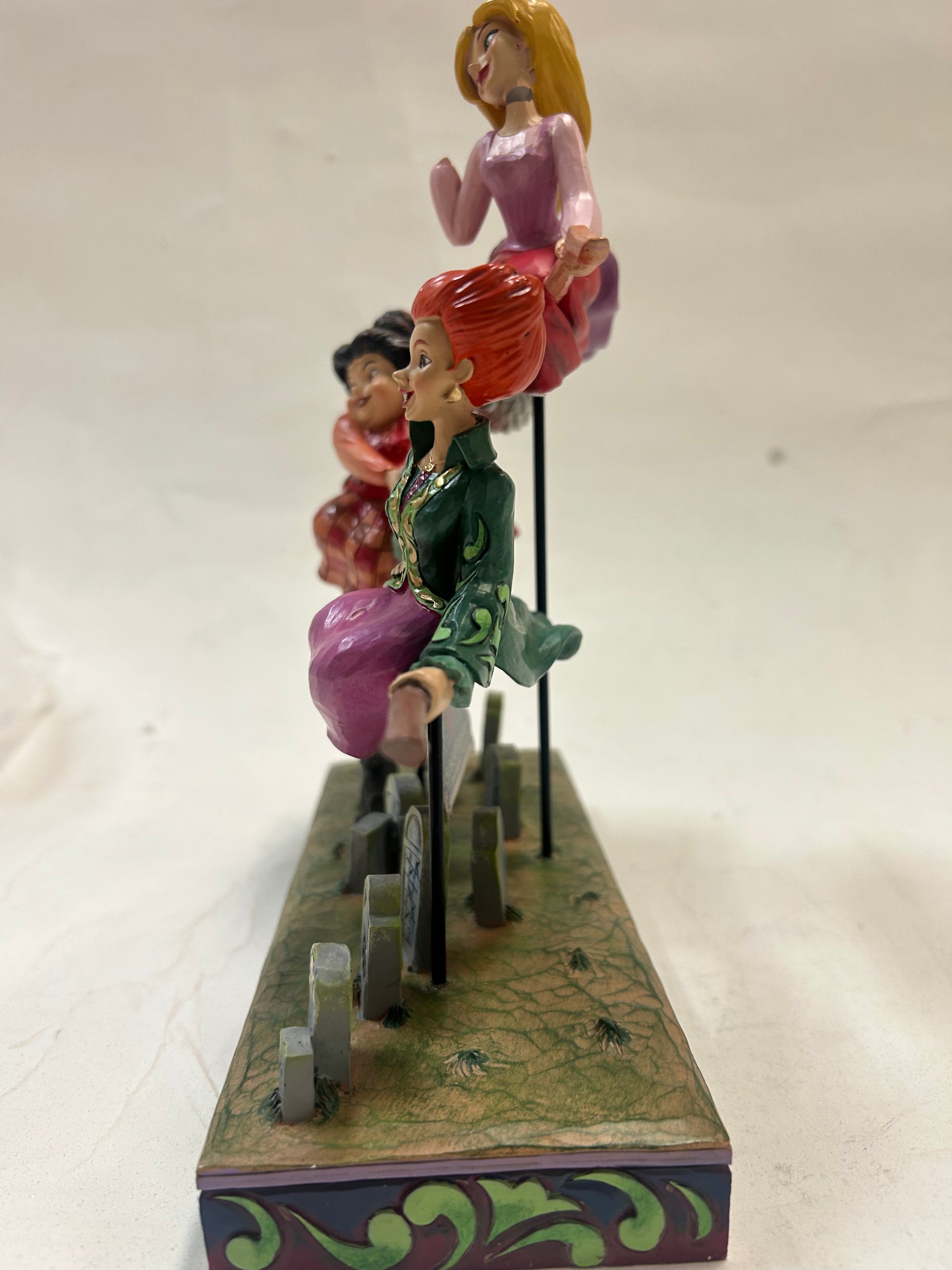 DAMAGED - Come We Fly - Sanderson Sisters Flying - Country N More Gifts