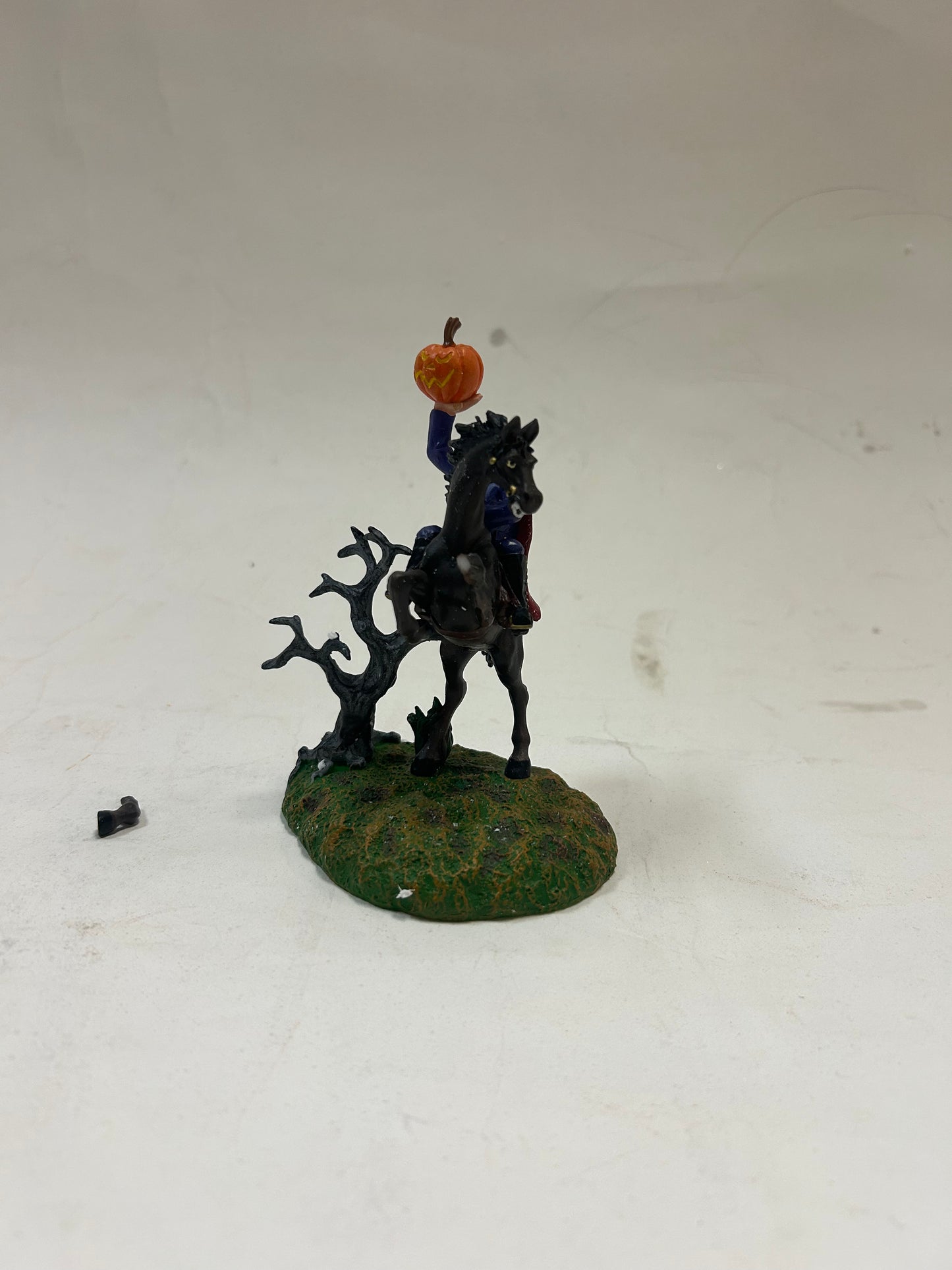 DAMAGED - The Headless Horseman - Country N More Gifts