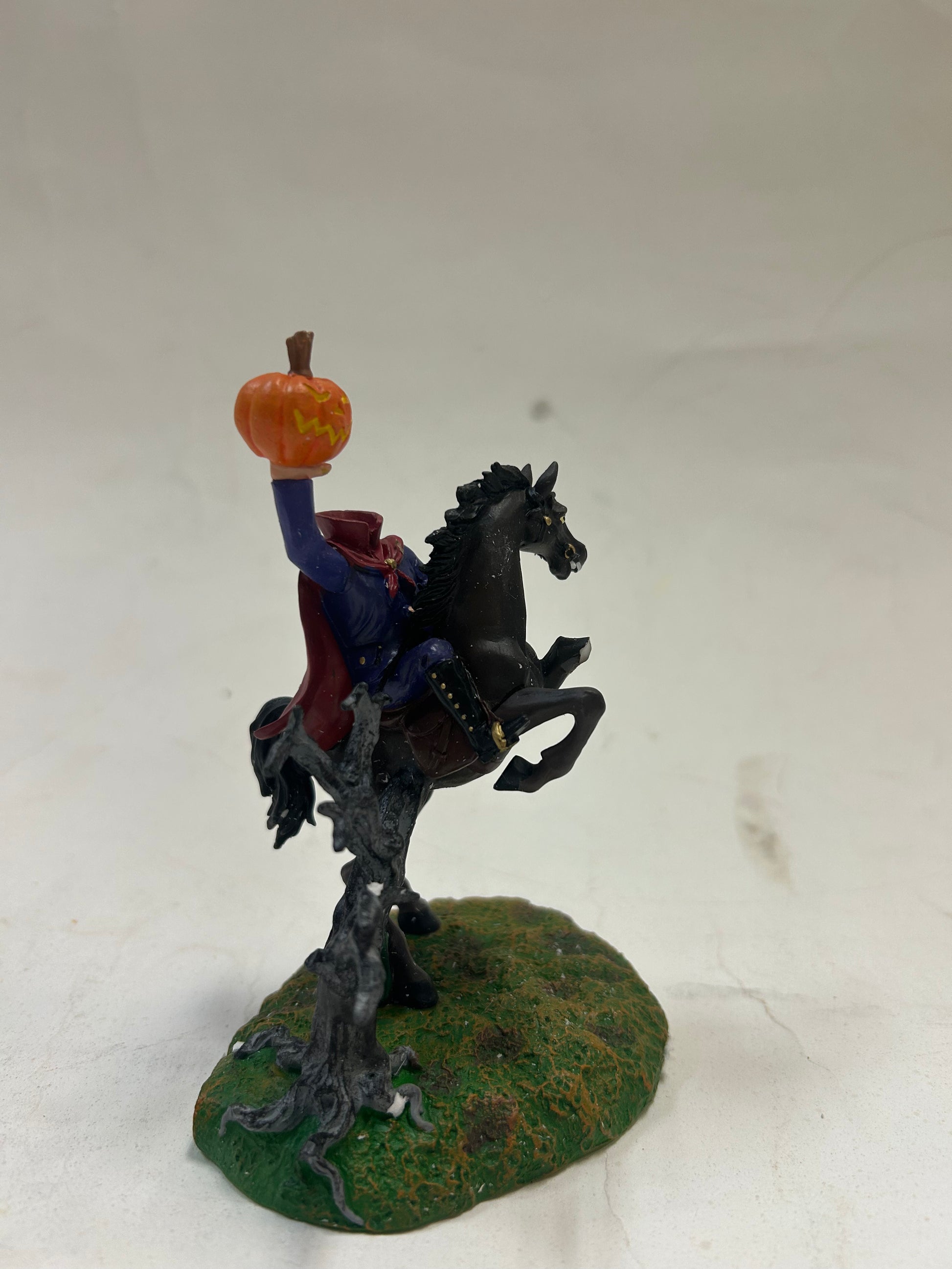 DAMAGED - The Headless Horseman - Country N More Gifts