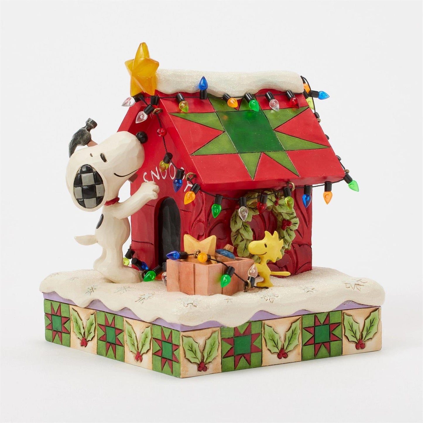 Prize-Worthy Christmas - Snoopy LED Doghouse - Country N More Gifts