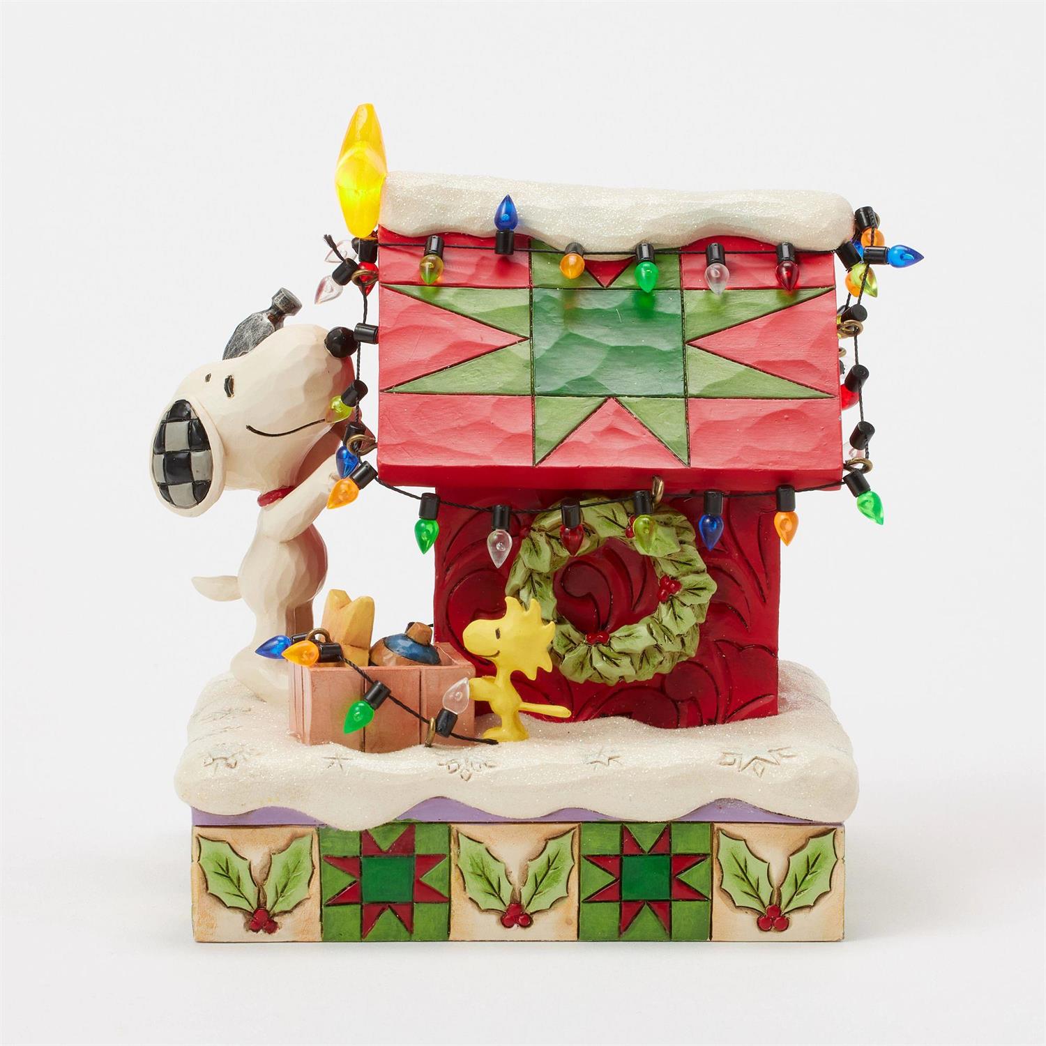 Prize-Worthy Christmas - Snoopy LED Doghouse - Country N More Gifts