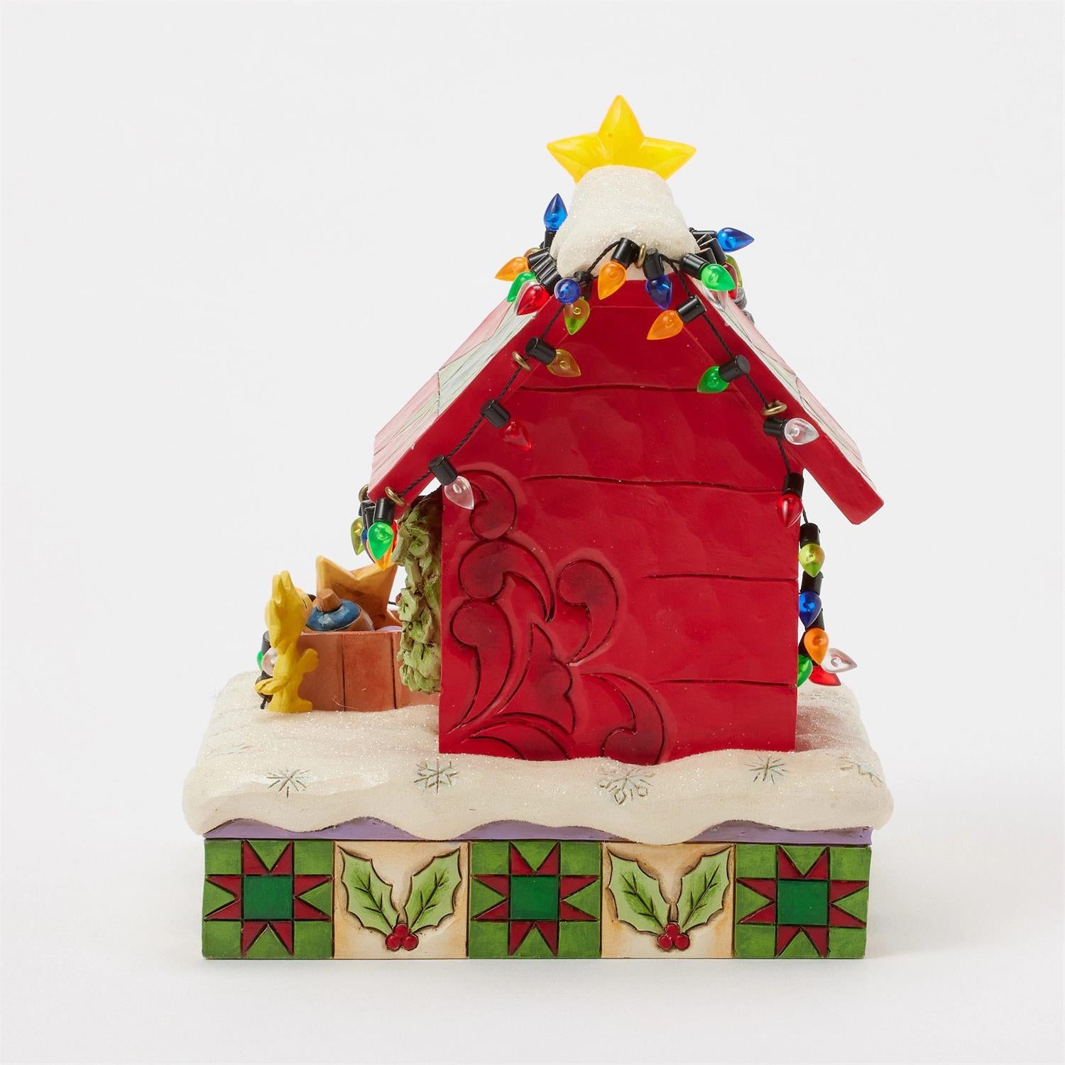 Prize-Worthy Christmas - Snoopy LED Doghouse - Country N More Gifts