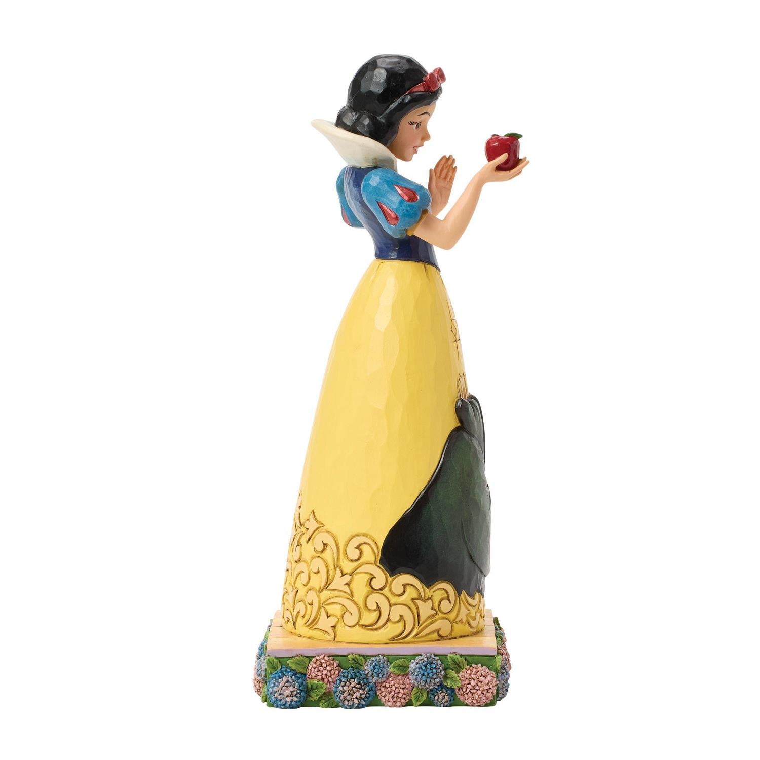 A Poisoned Promise - Snow White Apple with Scene - Country N More Gifts