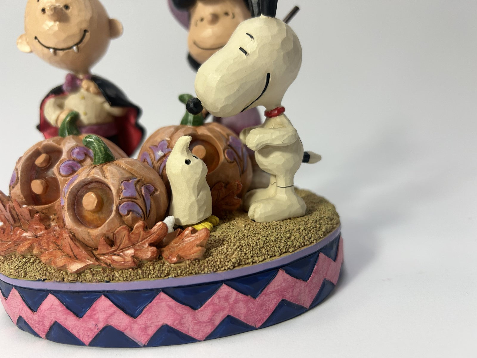 DAMAGED - Halloween Surprises - Peanuts Gang Halloween - Country N More Gifts