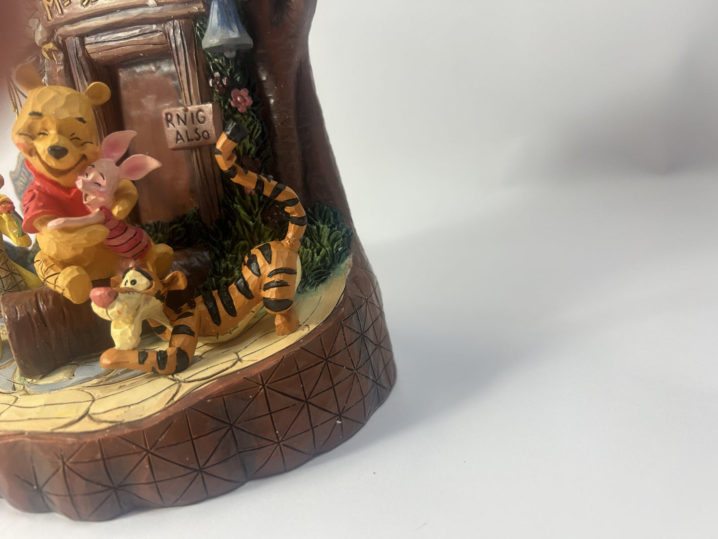 DAMAGED - Pooh Carved by Heart