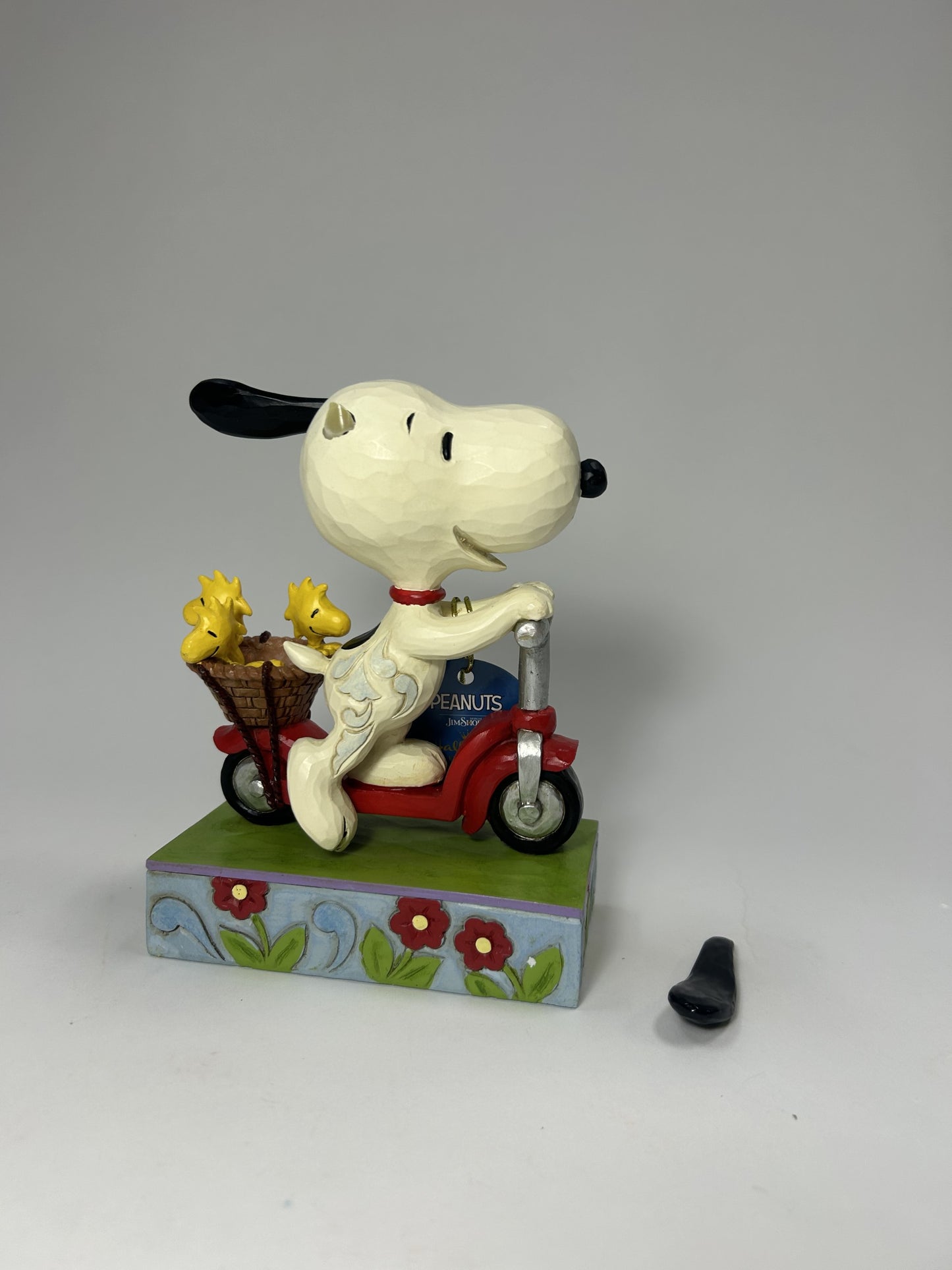 DAMAGED - Snoopy Riding Scooter - Country N More Gifts
