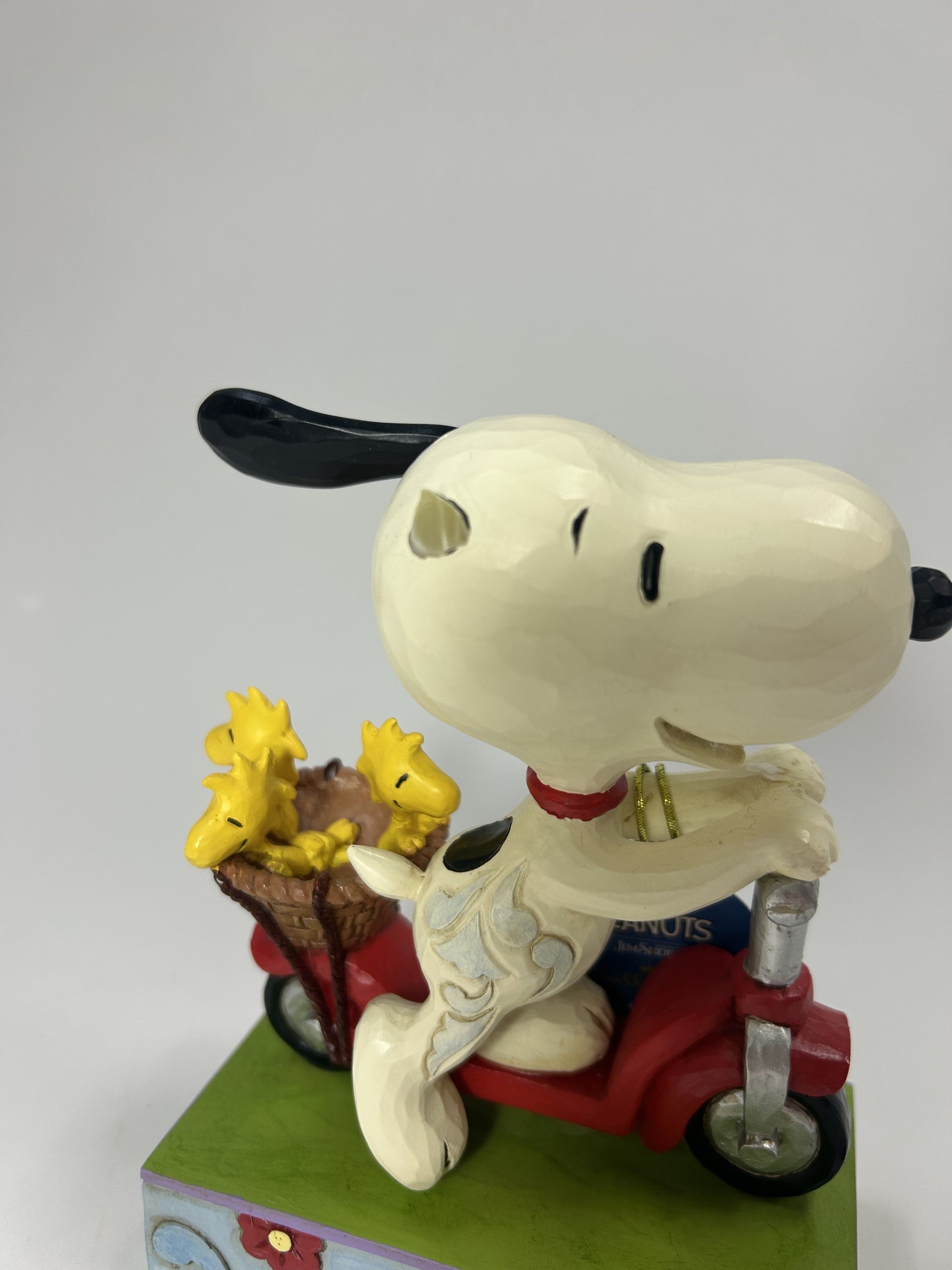 DAMAGED - Snoopy Riding Scooter - Country N More Gifts