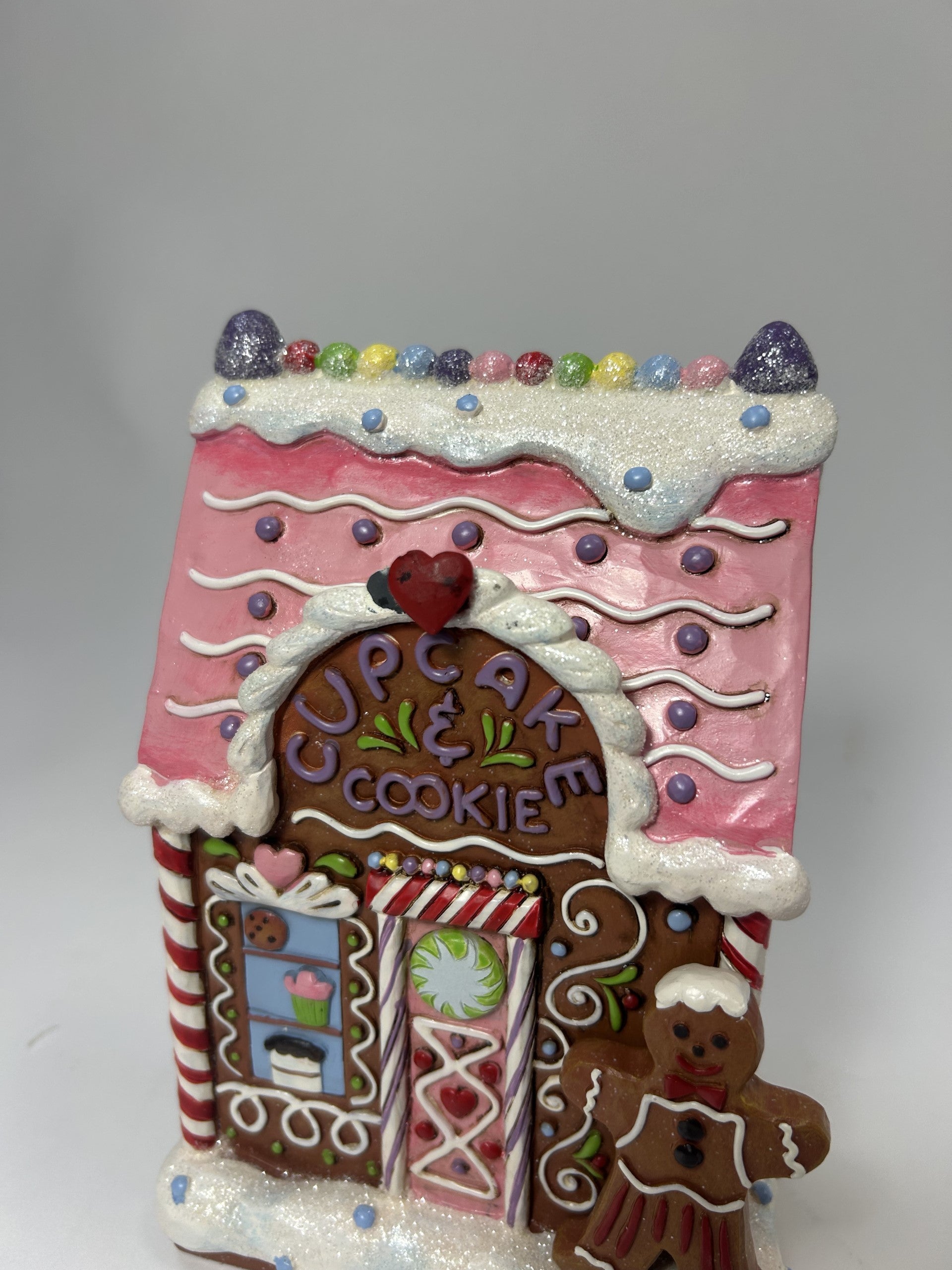 DAMAGED HAS BEEN FIXED - Gingerbread Bakery Figurine - Country N More Gifts