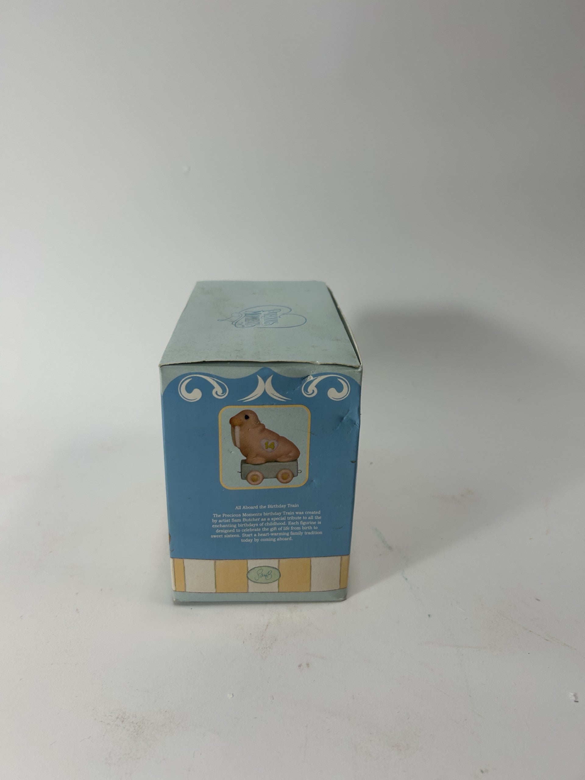 BOX DAMAGE - 14 It's Your Birthday - Live It Up Large - Age 14 Walrus - Country N More Gifts