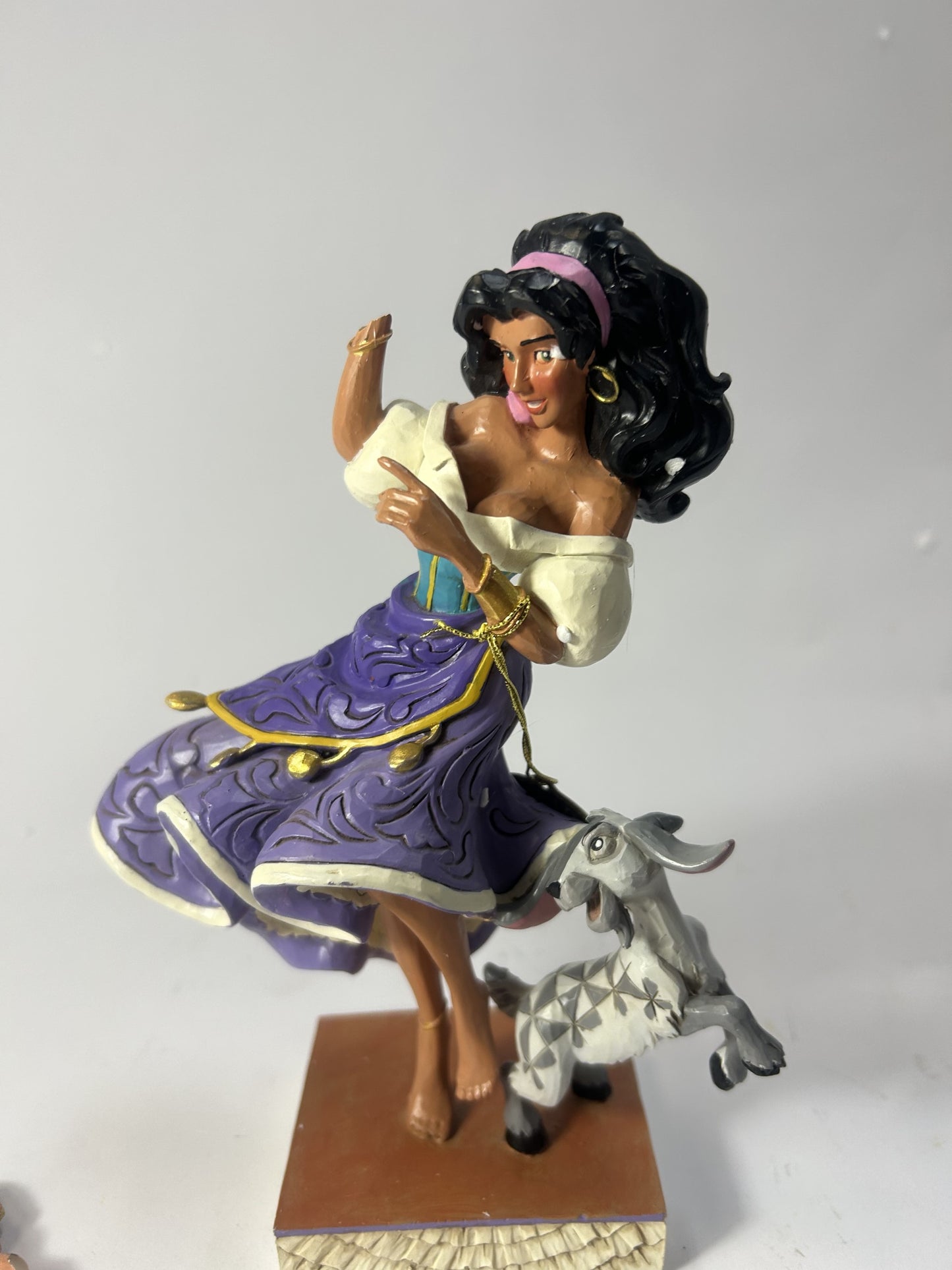 DAMAGED - Esmeralda & Djali - Country N More Gifts