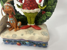DAMAGED - Grinch & Max in Wreath Figurine