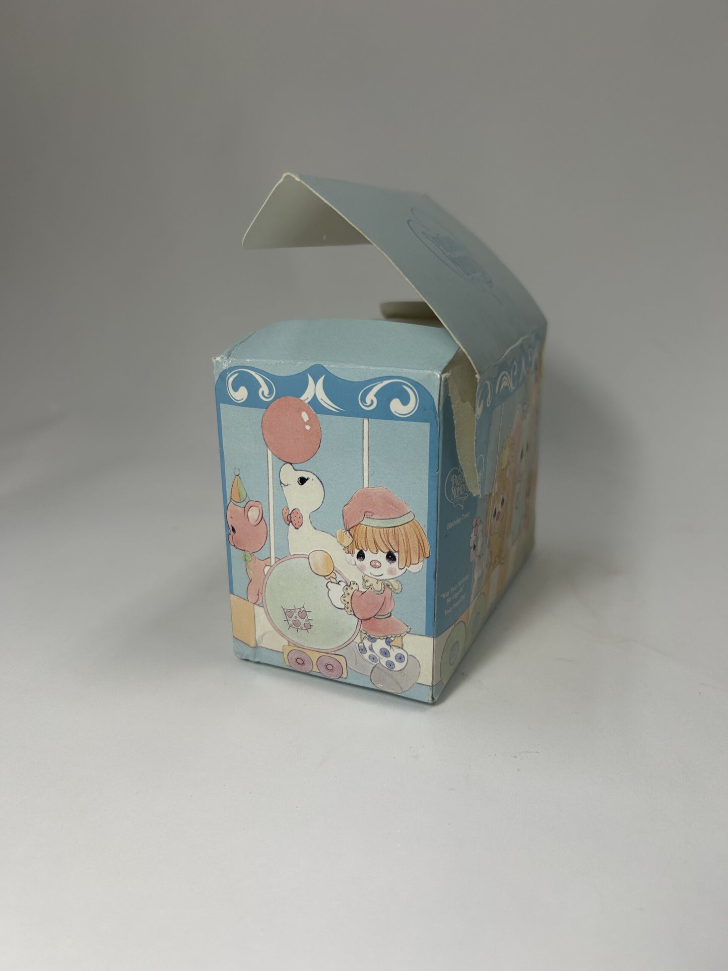 BOX DAMAGE - 04 May Your Birthday Be Gigantic - Age 4 Elephant - Country N More Gifts