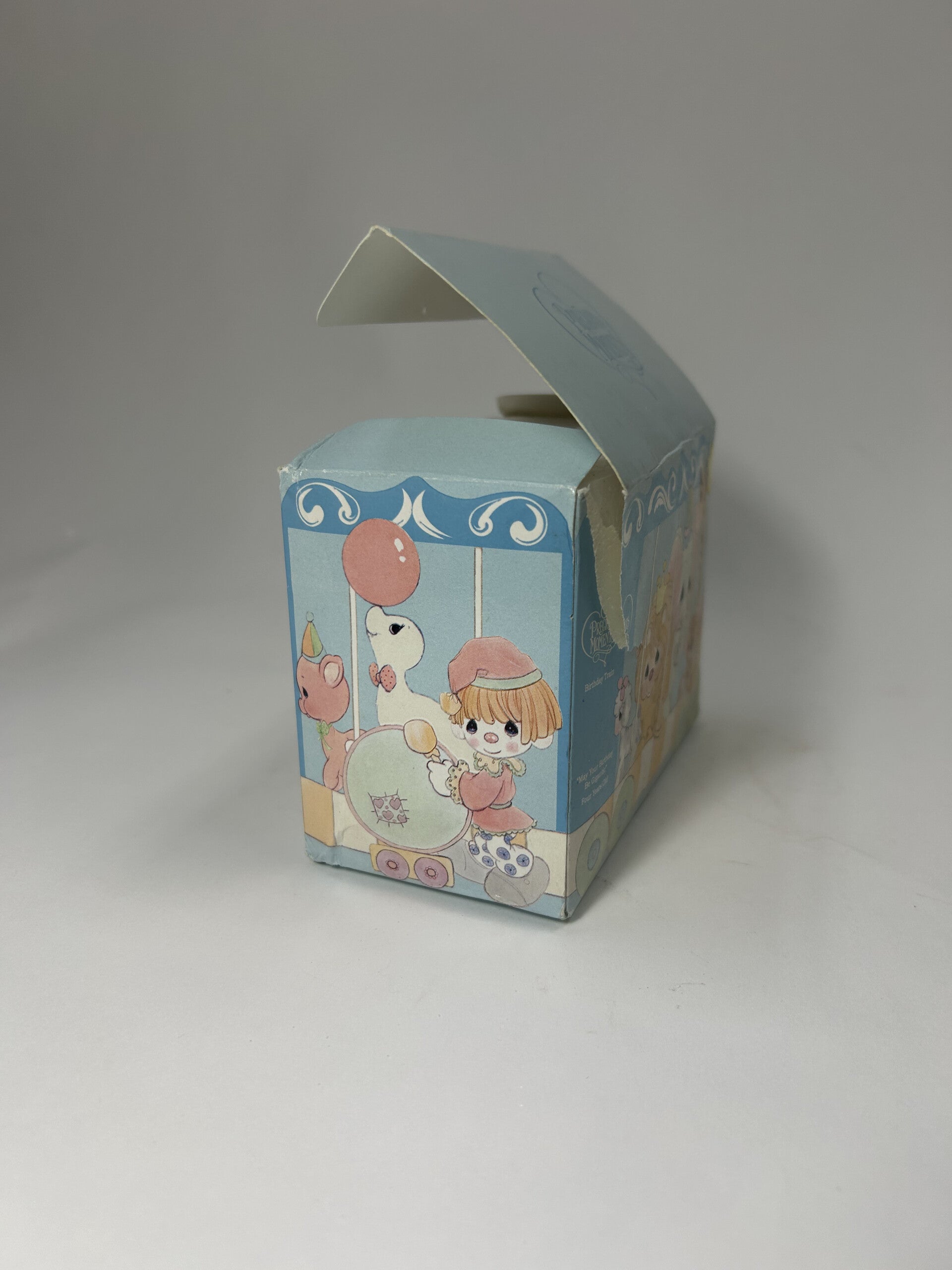 BOX DAMAGE - 04 May Your Birthday Be Gigantic - Age 4 Elephant - Country N More Gifts