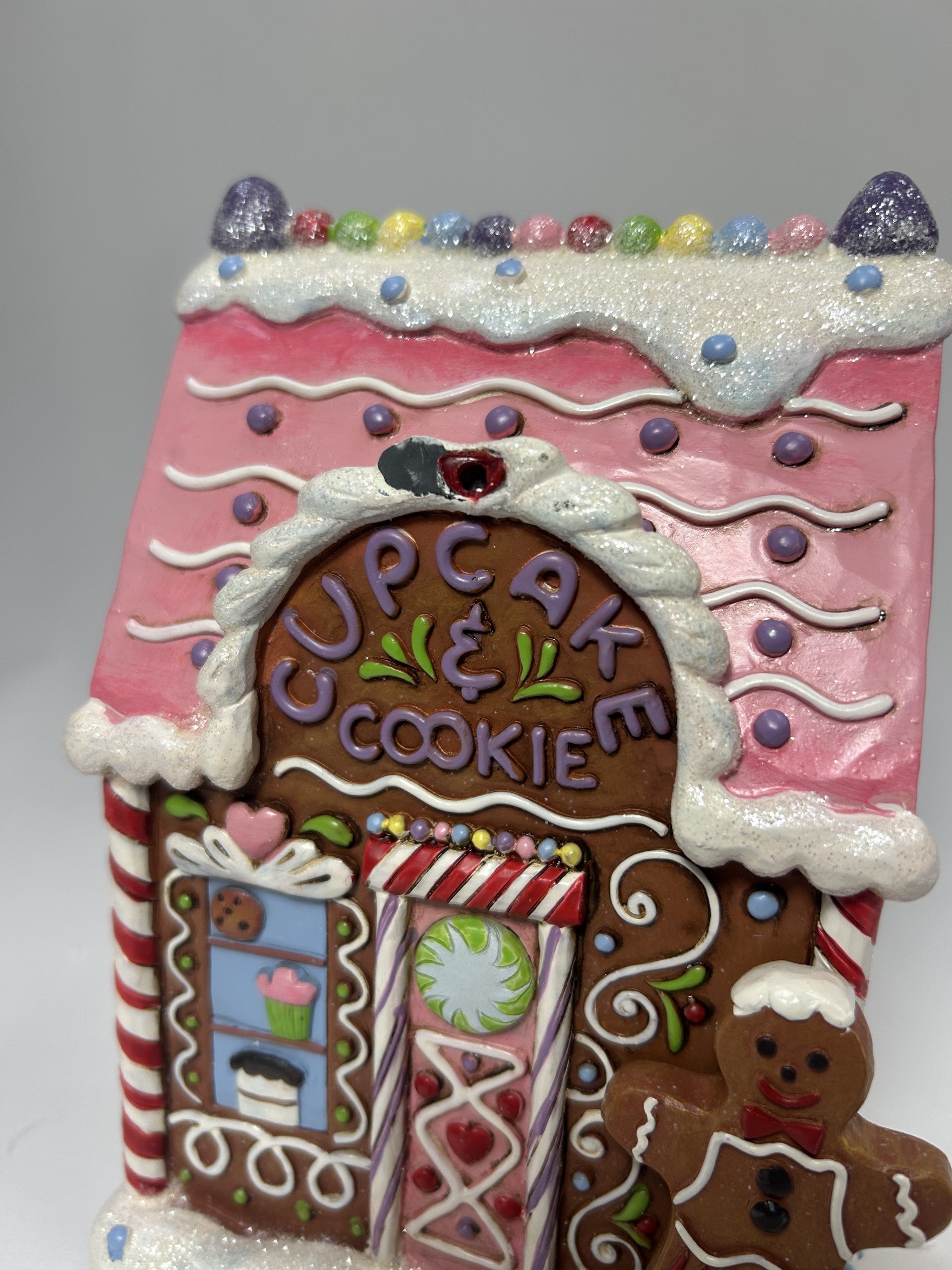 DAMAGED HAS BEEN FIXED - Gingerbread Bakery Figurine - Country N More Gifts