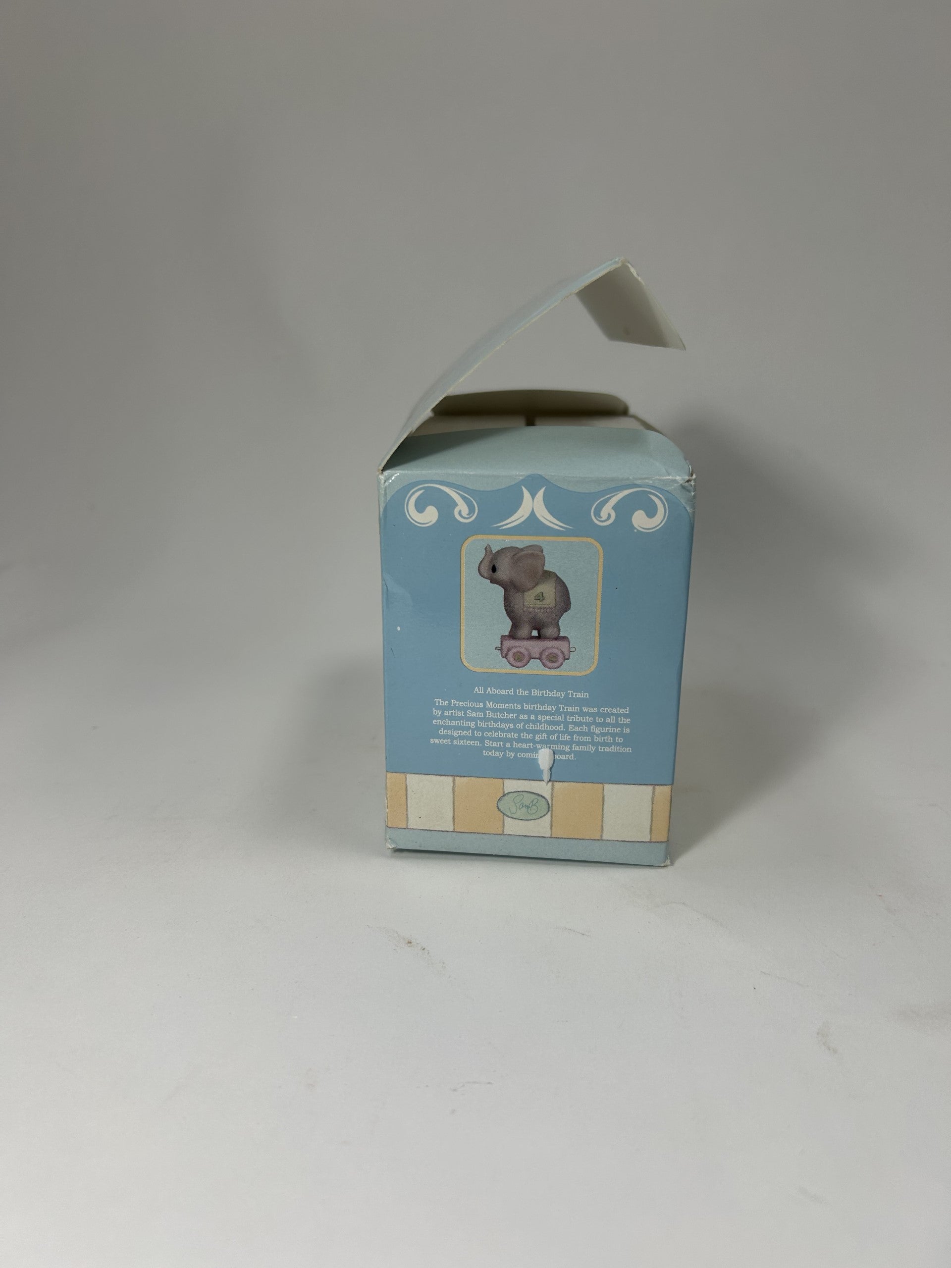 BOX DAMAGE - 04 May Your Birthday Be Gigantic - Age 4 Elephant - Country N More Gifts