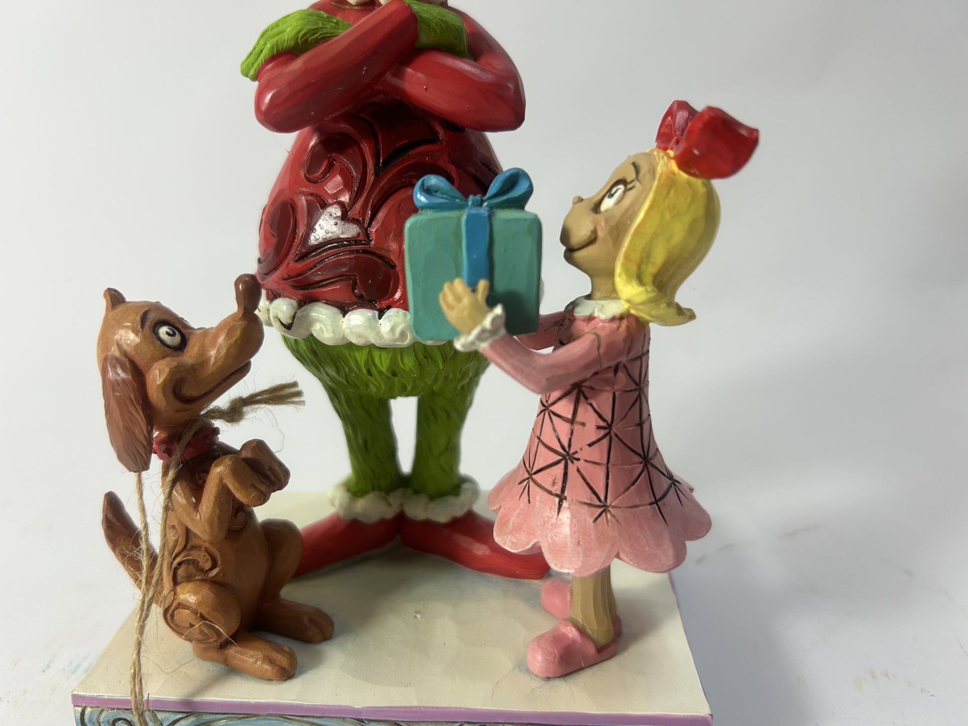 DAMAGED - Max & Cindy Giving Gift to Grinch - Country N More Gifts