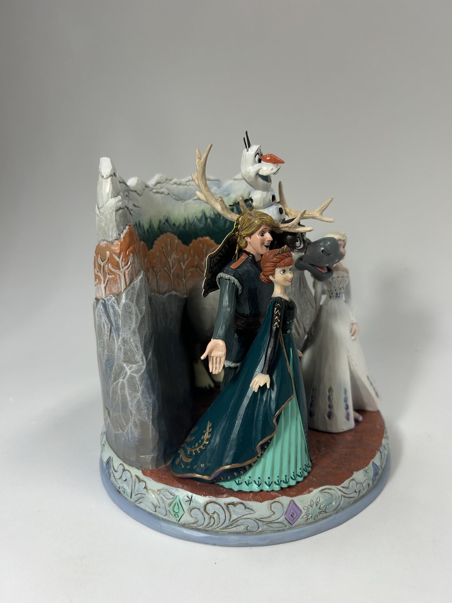 DAMAGED - Connected Through Love - Frozen 2 Scene - Country N More Gifts