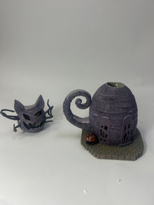 DAMAGED - Cat House