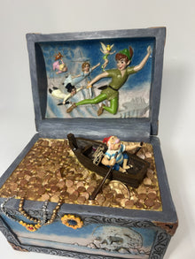 DAMAGED - Peter Pan Treasure Chest Scene