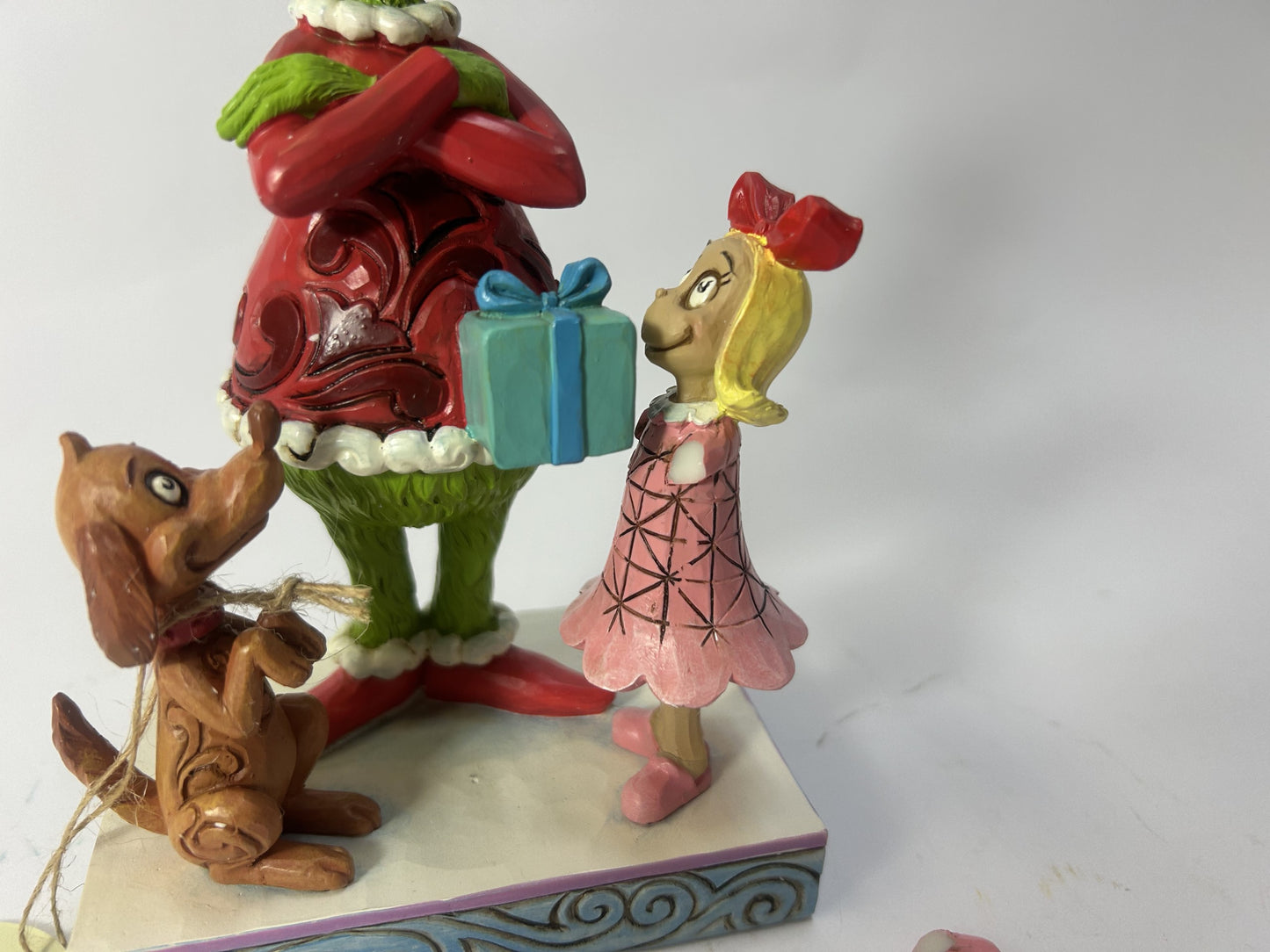 DAMAGED - Max & Cindy Giving Gift to Grinch - Country N More Gifts