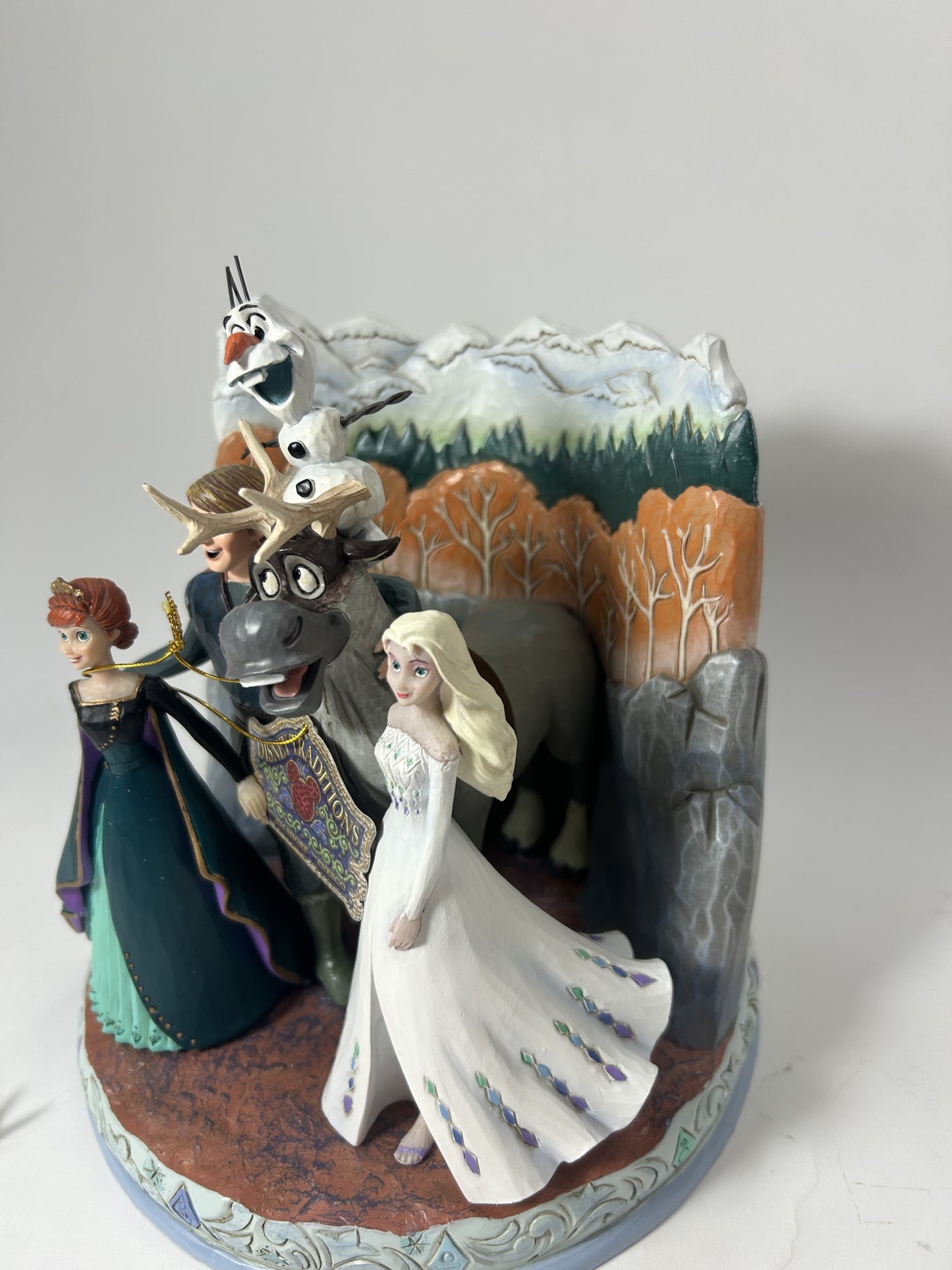 DAMAGED - Connected Through Love - Frozen 2 Scene - Country N More Gifts