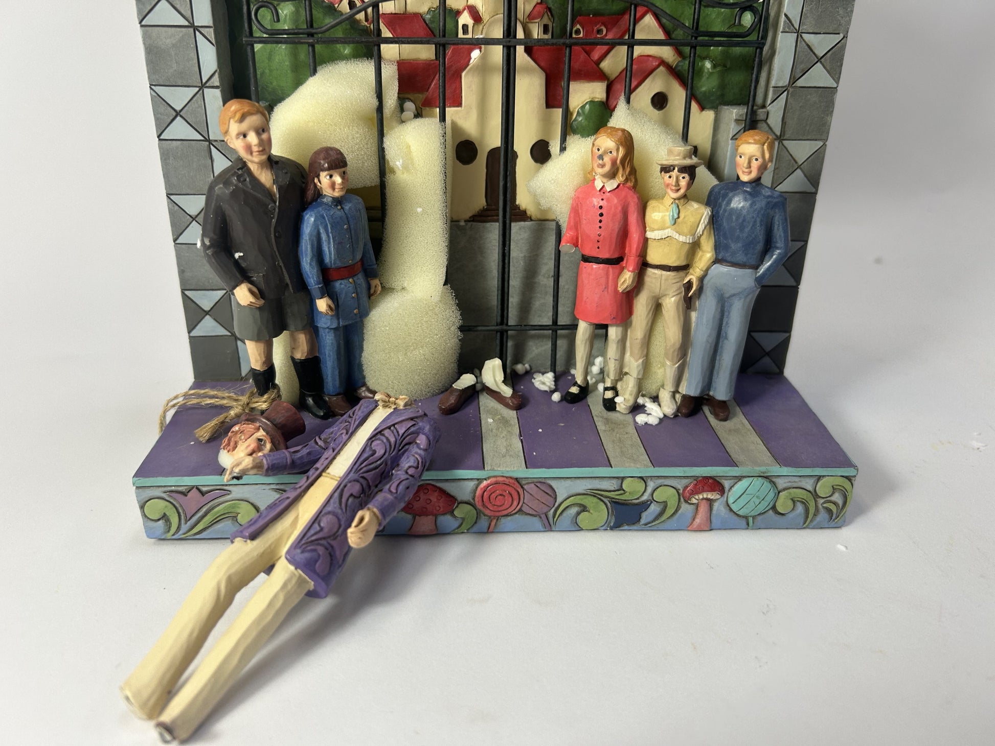 DAMAGED - The Adventure Begins - Willy Wonka with Children By Gate - Country N More Gifts