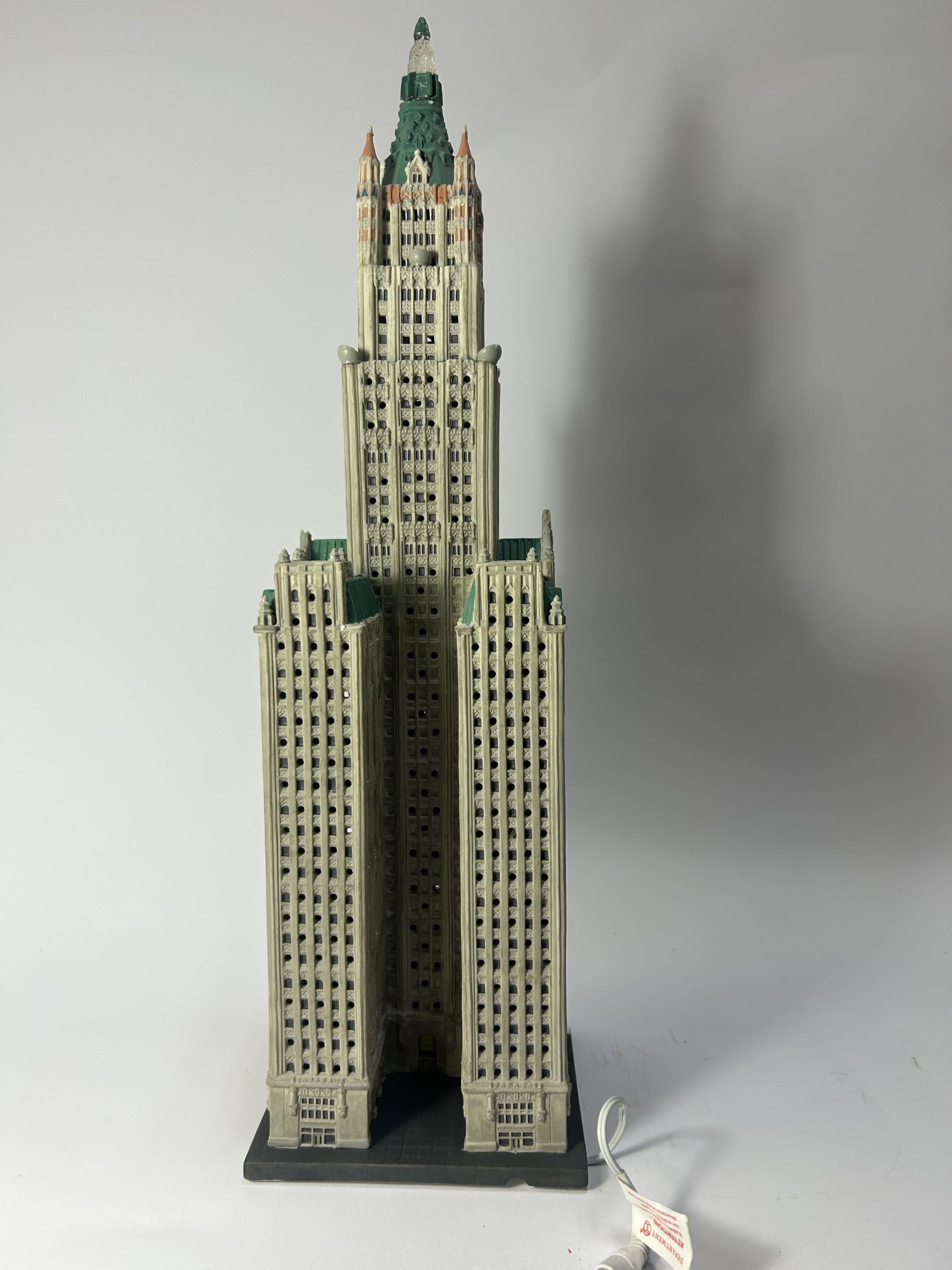 DAMAGED - The Woolworth Building - Country N More Gifts