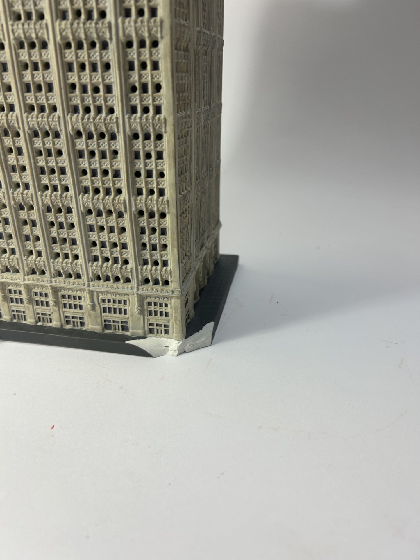 DAMAGED - The Woolworth Building - Country N More Gifts