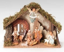 9 Piece Figure Set With Italian Stable